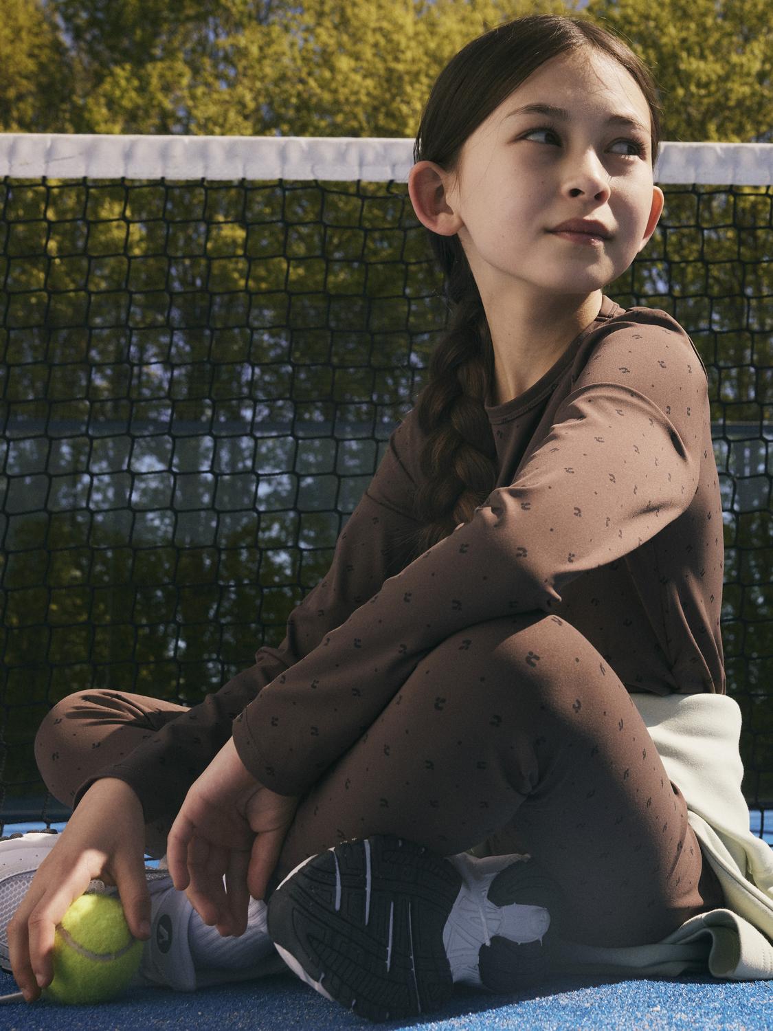 model_shot-creative